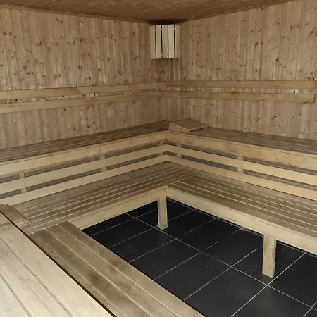 - With A Large Terrace And Direct Access To The Sea Apartmanhotel