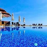 - With A Large Terrace And Direct Access To The Sea Апартхотел Обзор