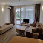 - With A Large Terrace And Direct Access To The Sea Обзор