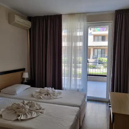 - With A Large Terrace And Direct Access To The Sea * 오브조르