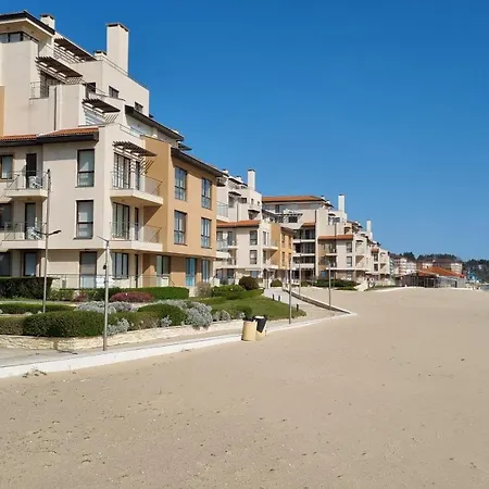 - With A Large Terrace And Direct Access To The Sea * Обзор