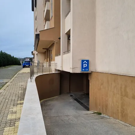Hotel apartamentowy - With A Large Terrace And Direct Access To The Sea *